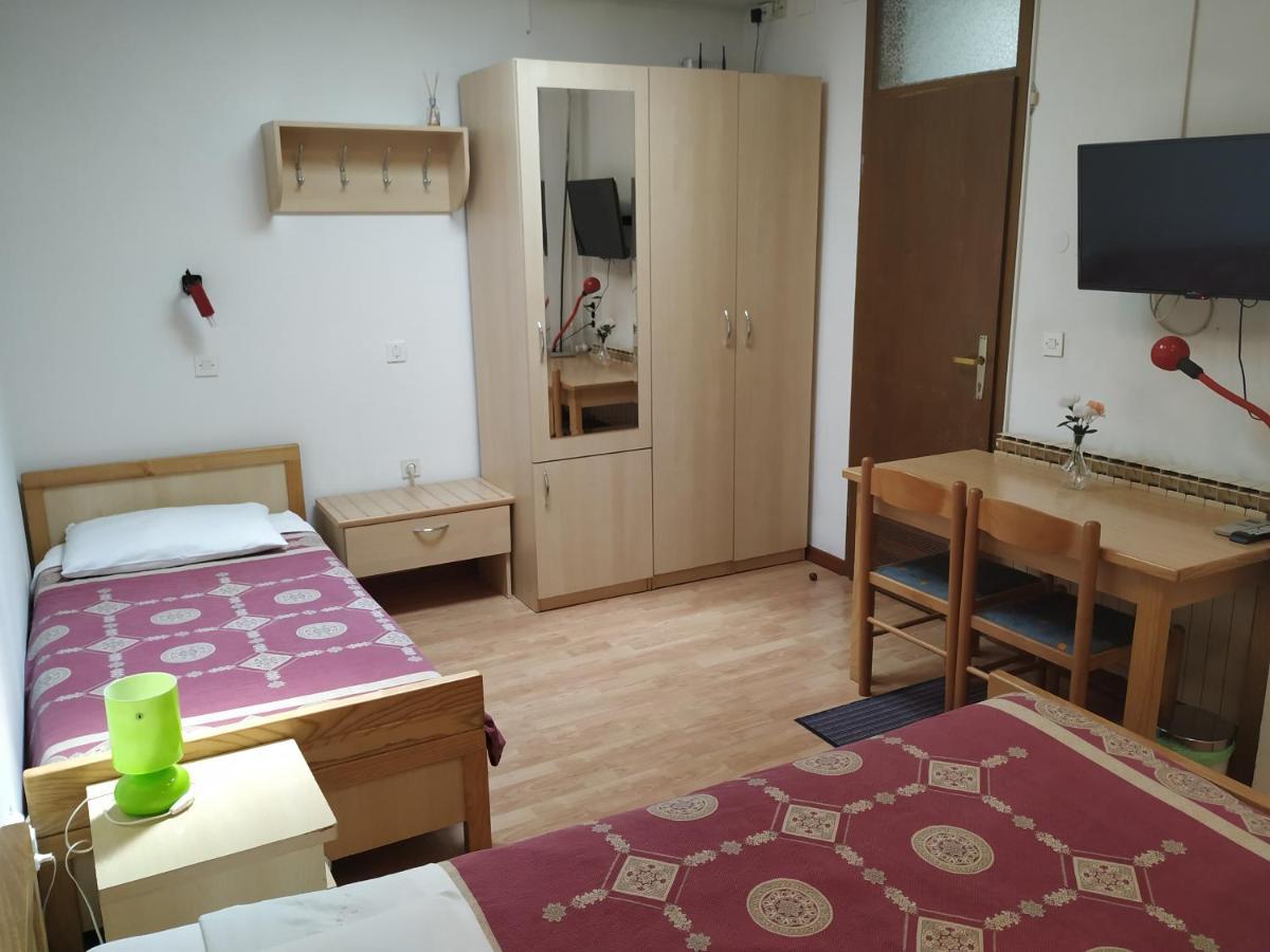 Accomodation Pertout Nova Gorica Eksteriør bilde